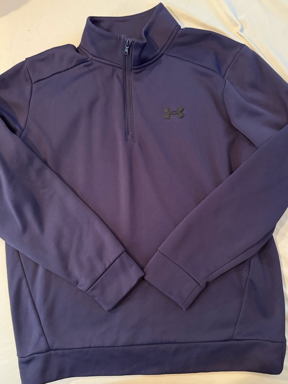 Under Armour men’s xl 1/4 zip pullover sweatshirt. Navy blue